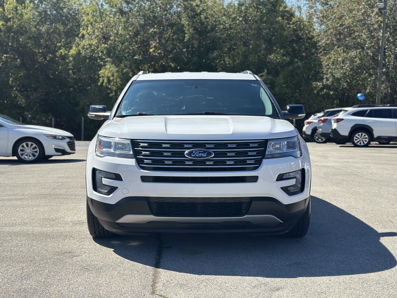 Used 2017 Ford Explorer XLT AWD/4WD image 2