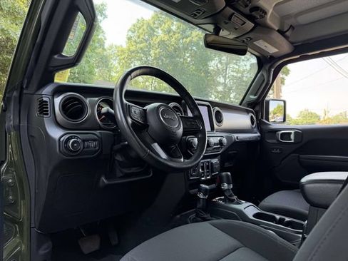 Used 2022 Jeep Wrangler Sport AWD/4WD image 17