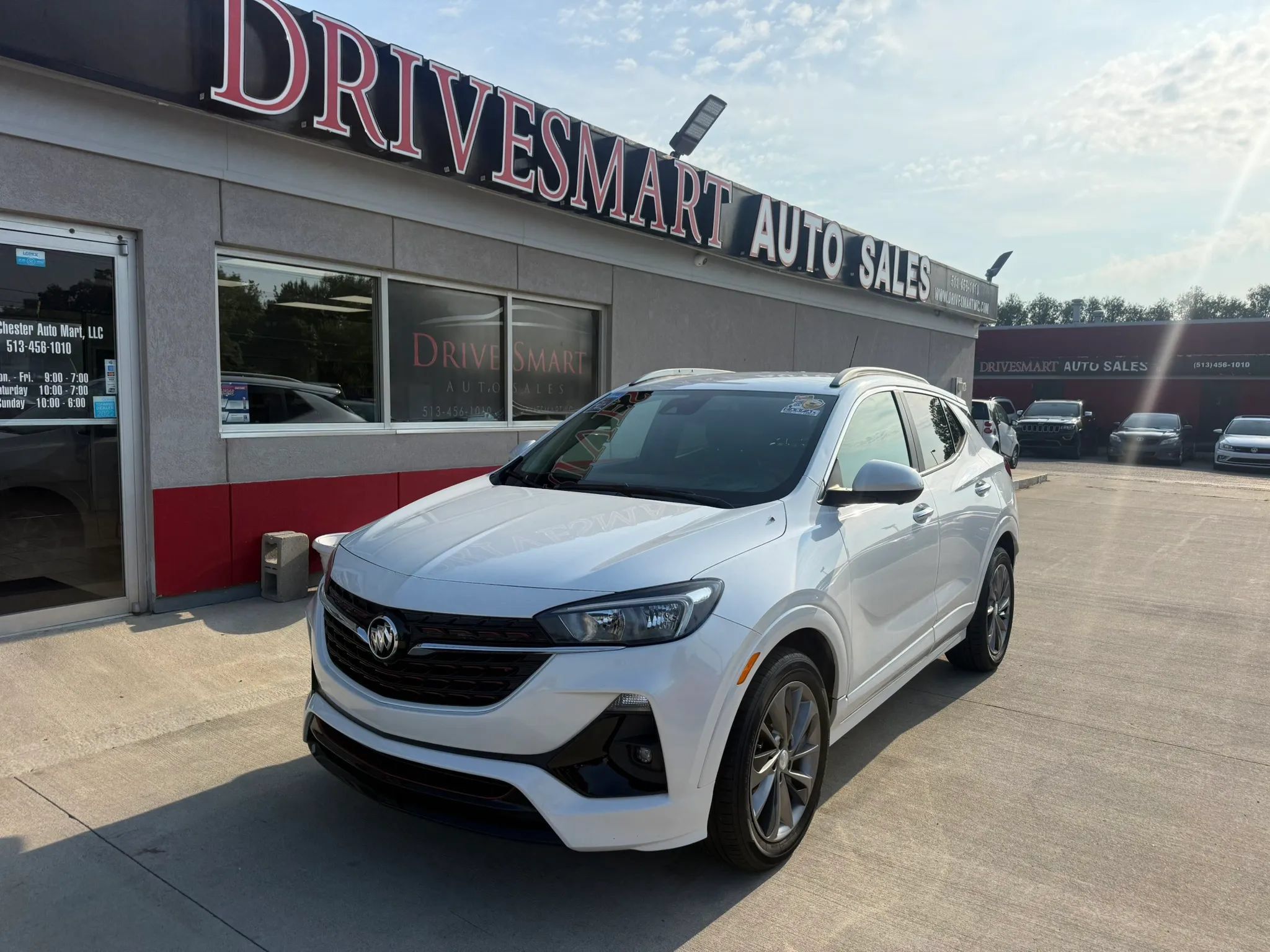 Used 2021 Buick Encore GX Select w/ Advanced Technology Package FWD image 2