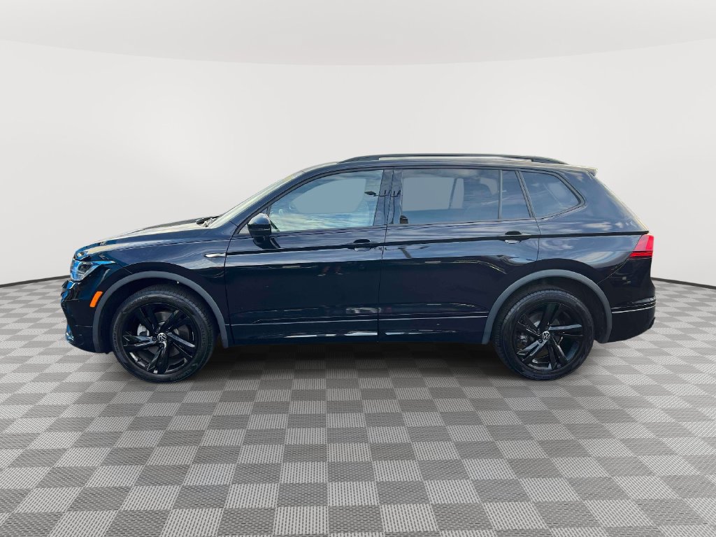 Used 2024 Volkswagen Tiguan SE R-Line AWD/4WD image 5