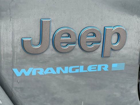 Used 2025 Jeep Wrangler Unlimited Sahara w/ Safety Group image 44