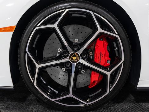 Used 2020 Lamborghini Huracan EVO AWD/4WD image 33