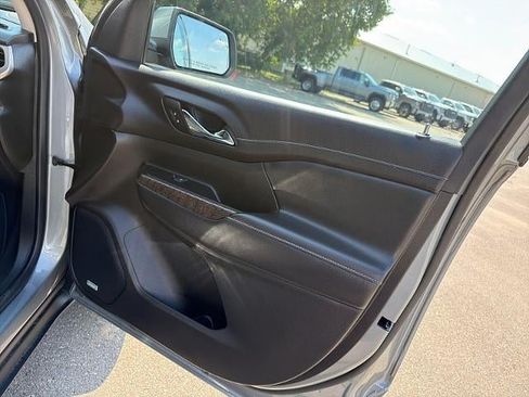 Used 2023 GMC Acadia Denali AWD/4WD image 14