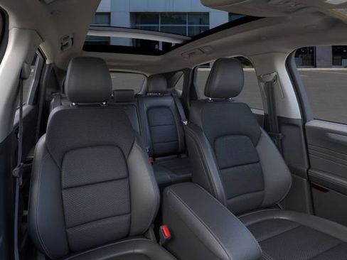 New 2025 Ford Escape SE image 10