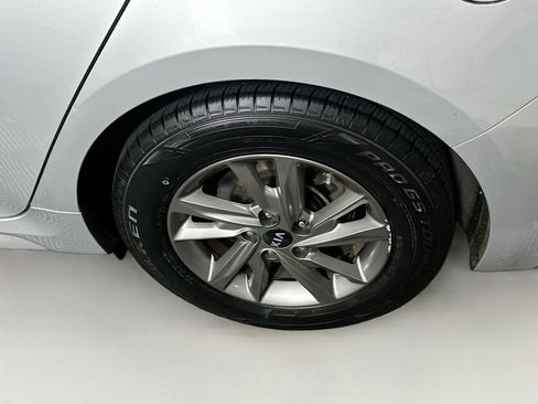 Used 2020 Kia Optima LX image 11