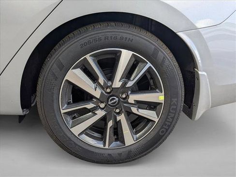 New 2025 Nissan Versa SV image 9