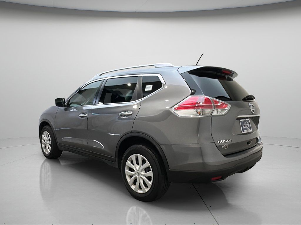 Used 2016 Nissan Rogue S w/ Appearance Package AWD/4WD image 4