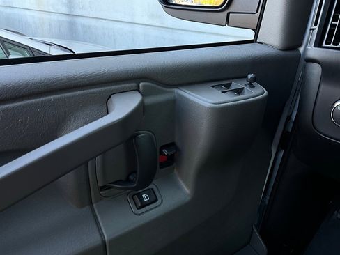 Used 2024 Chevrolet Express 3500 LT w/ LT Preferred Equipment Group image 20