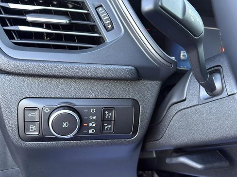 Used 2026 Ford Escape SE image 18