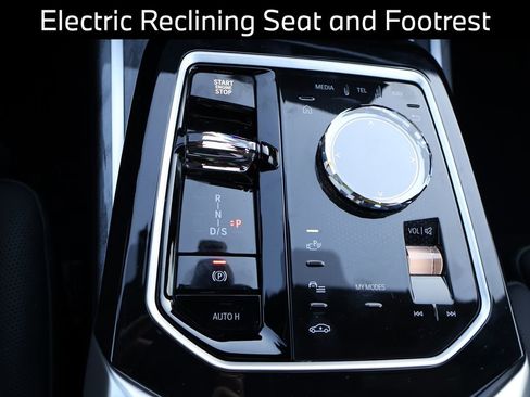 Certified 2025 BMW 760i xDrive image 35