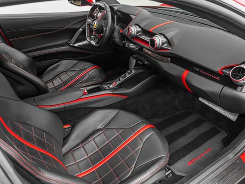 Used 2019 Ferrari 812 Superfast Base image 29