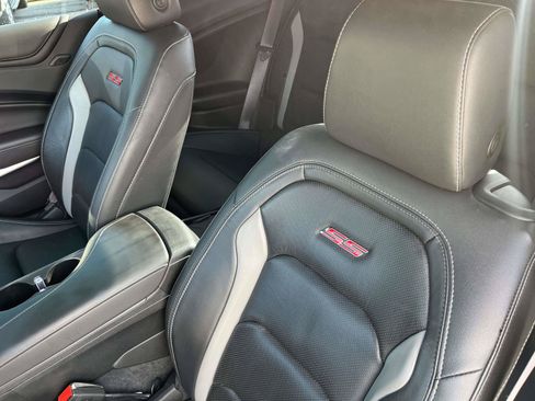 Used 2017 Chevrolet Camaro SS RWD image 15
