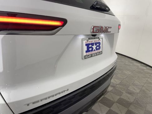 New 2026 GMC Terrain AT4 w/ Technology Package II image 32