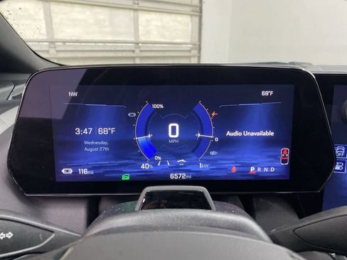 Used 2024 Chevrolet Equinox EV RS image 28