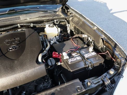 Used 2021 Toyota Tacoma TRD Off-Road image 14