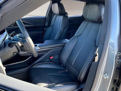 New 2026 Cadillac Lyriq Sport image 9