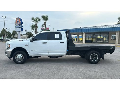 Used 2024 RAM 3500 SLT w/ Quick Order Package 2YG SLT AWD/4WD image 2
