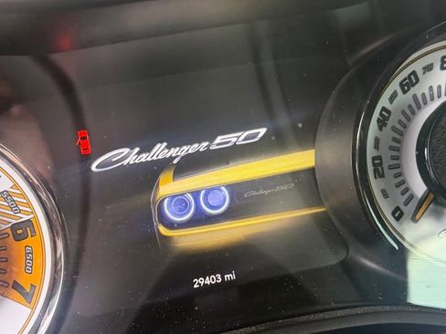 Used 2020 Dodge Challenger R/T RWD image 8