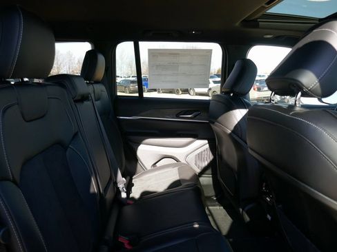 New 2026 Jeep Grand Cherokee Altitude AWD/4WD image 12