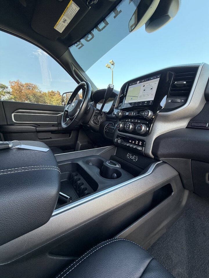 Used 2022 RAM 2500 Big Horn w/ Level C Equiment Group AWD/4WD image 28