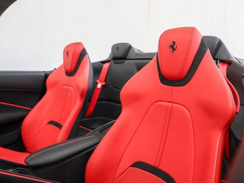 Certified 2025 Ferrari Roma Spider RWD image 4