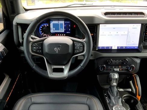 Used 2022 Ford Bronco Badlands image 4