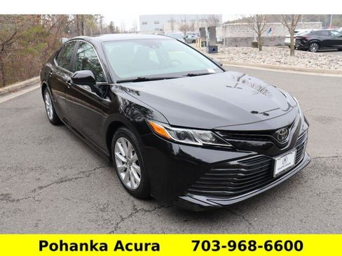 Used 2019 Toyota Camry LE image 1