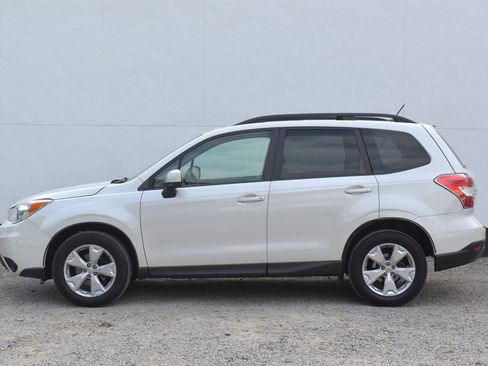 Used 2015 Subaru Forester 2.5i Premium w/ All-Weather Package AWD/4WD image 9