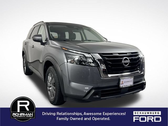 Used 2025 Nissan Pathfinder SV AWD/4WD image 3