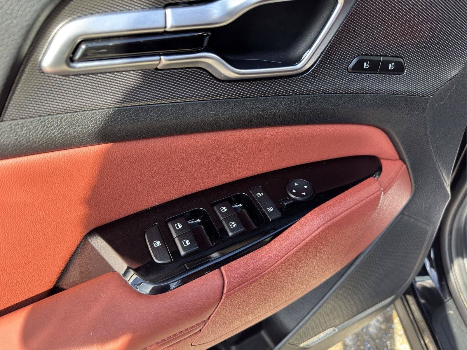 Used 2023 Kia Sportage SX FWD image 12