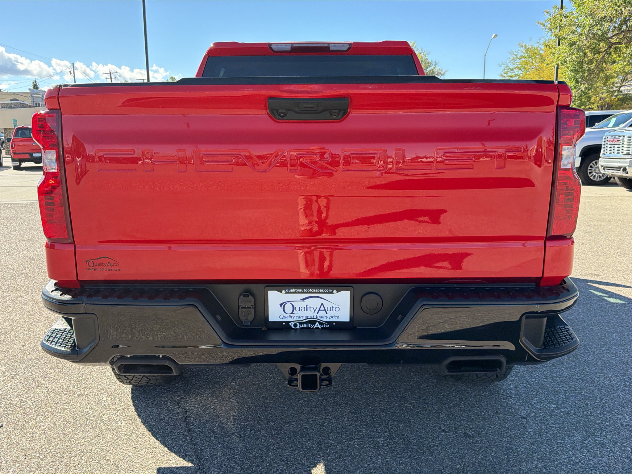 Used 2025 Chevrolet Silverado 1500 Custom Trail Boss w/ Dark Appearance Package AWD/4WD image 8