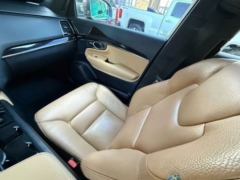 Used 2017 Volvo XC90 T6 Momentum w/ Vision Package image 49