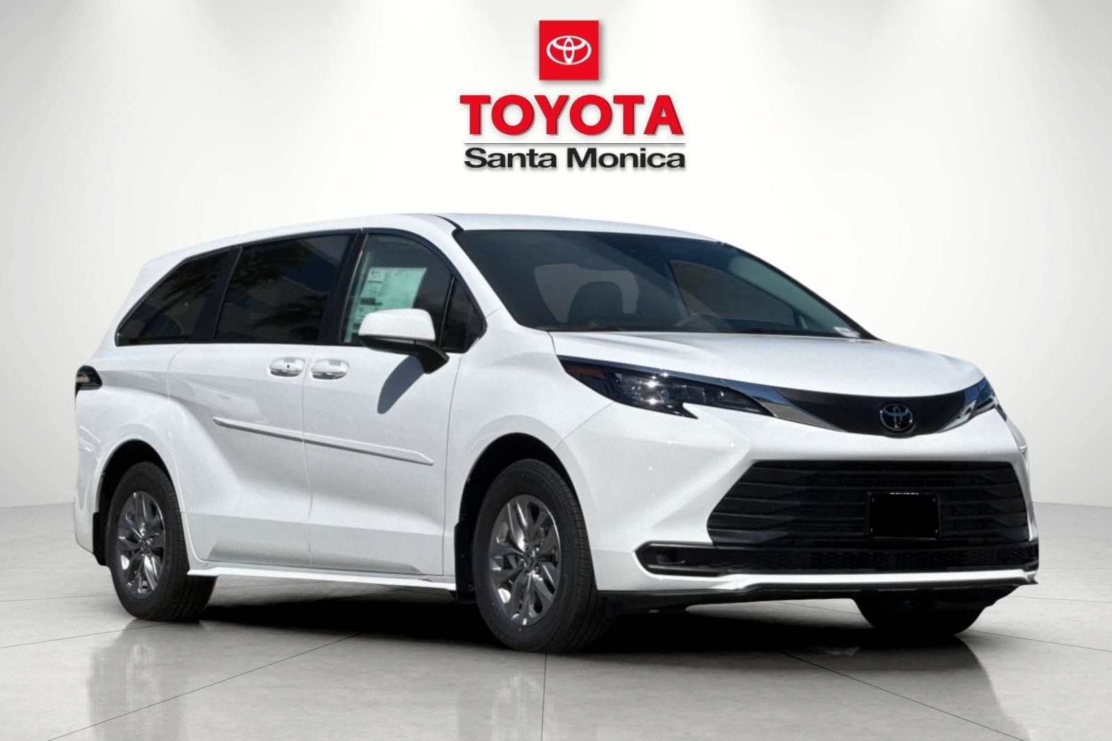 New 2026 Toyota Sienna LE FWD image 1