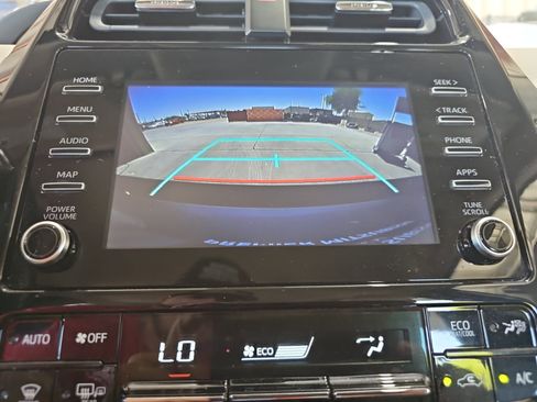 Used 2020 Toyota Prius XLE AWD/4WD image 21