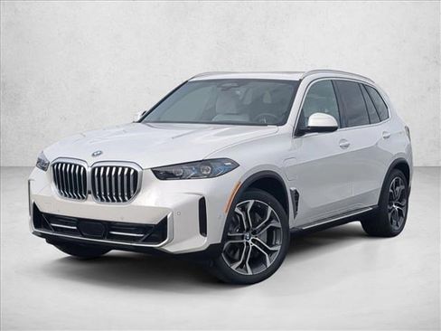 New 2026 BMW X5 xDrive50e w/ Executive Package image 1