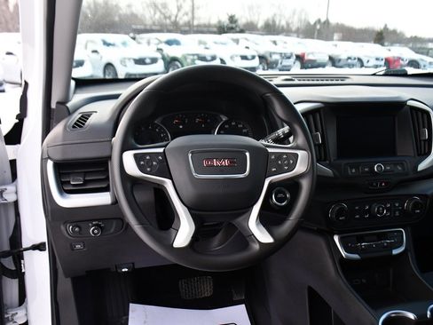 Used 2022 GMC Terrain SLE w/ Driver Convenience Package image 12
