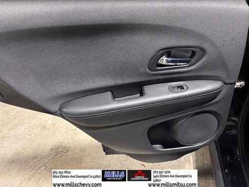 Used 2022 Honda HR-V LX image 11