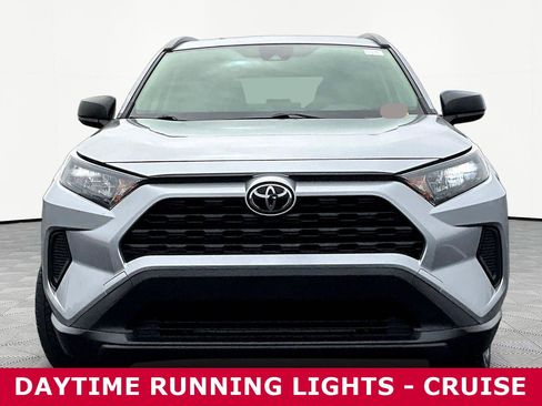 Used 2021 Toyota RAV4 LE image 3