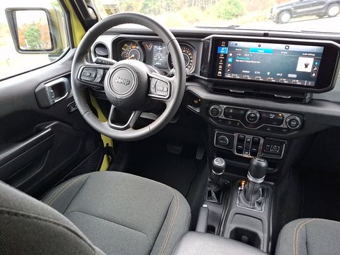 Used 2024 Jeep Wrangler Sport S image 14