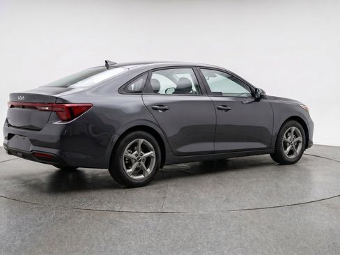 Used 2025 Kia K4 FWD image 9