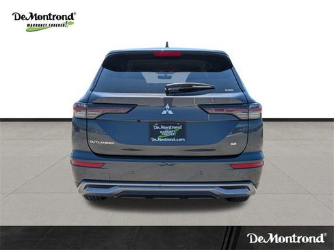 New 2025 Mitsubishi Outlander SE image 6