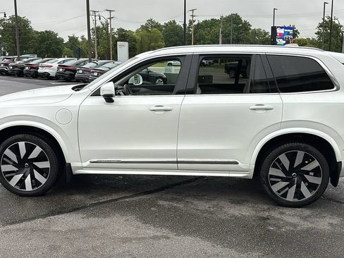 Certified 2024 Volvo XC90 T8 Plus w/ Protection Package Premier AWD/4WD image 3