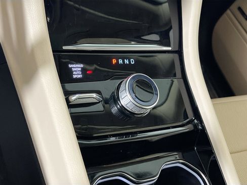 Used 2022 Jeep Grand Cherokee Limited w/ Luxury Tech Group II image 17