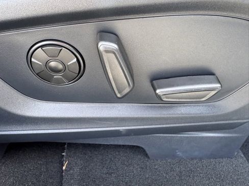 Used 2025 Ford Explorer Platinum w/ Ultimate Package image 39