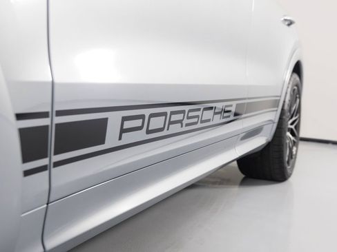 Certified 2026 Porsche Cayenne Coupe AWD/4WD image 39