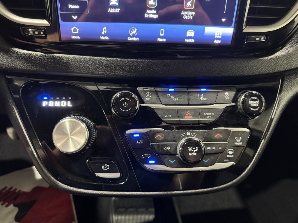 Used 2025 Chrysler Pacifica Select FWD image 33