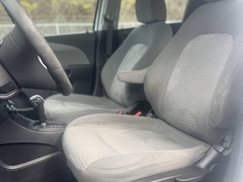 Used 2020 Chevrolet Sonic LT FWD image 10