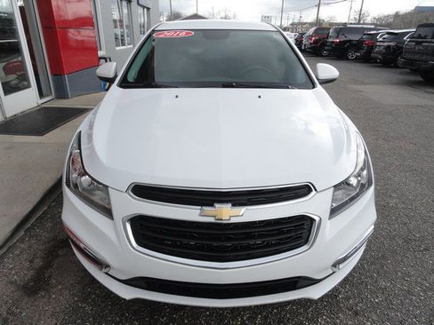 Used 2016 Chevrolet Cruze LT FWD image 4