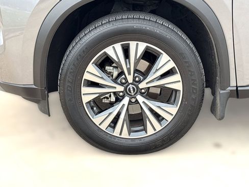 Used 2023 Nissan Rogue SV image 12