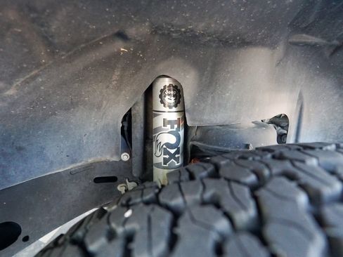 Used 2020 Jeep Gladiator Overland AWD/4WD image 12